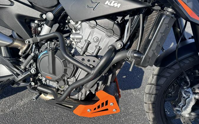 2021 KTM Duke 890 890 R