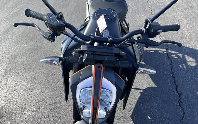 2021 KTM Duke 890 890 R