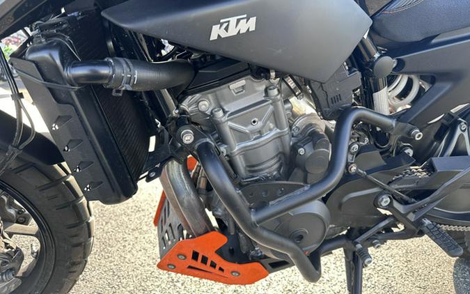 2021 KTM Duke 890 890 R