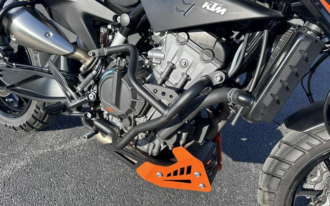 2021 KTM Duke 890 890 R