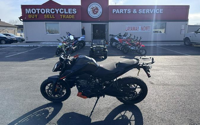 2021 KTM Duke 890 890 R