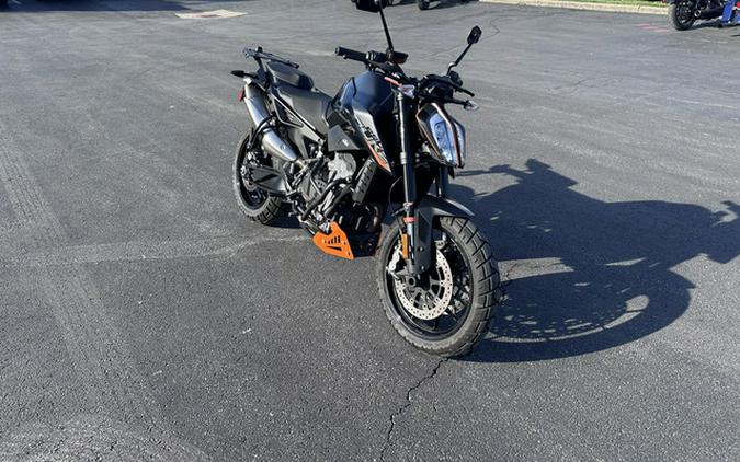 2021 KTM Duke 890 890 R