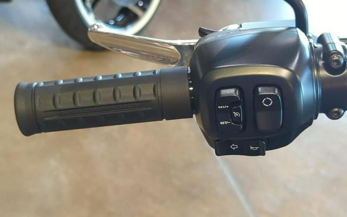 2025 Harley-Davidson® FXBB - Street Bob®