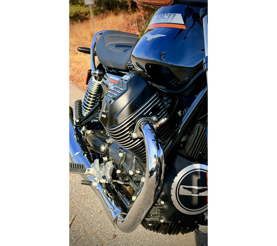 2026 Moto Guzzi V7 Special