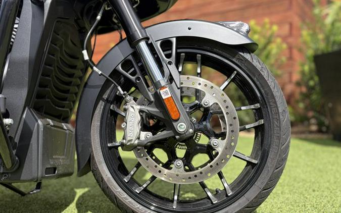 2025 Indian CHALLENGER DARK HORSE, AUDIO