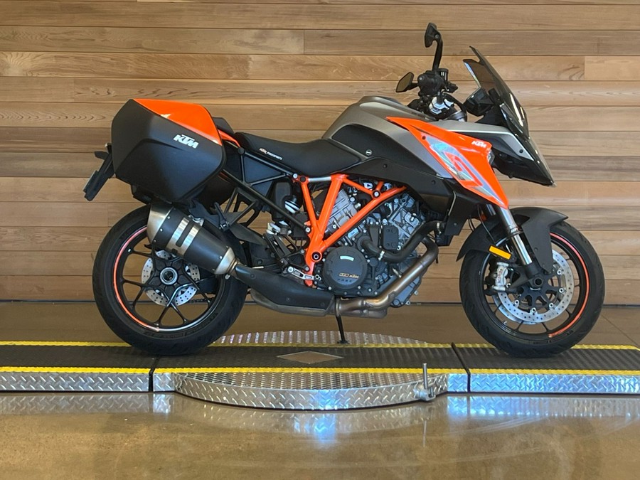 2016 KTM 1290 Super Duke R