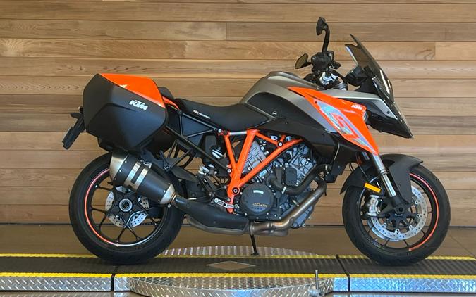 2016 KTM 1290 Super Duke R