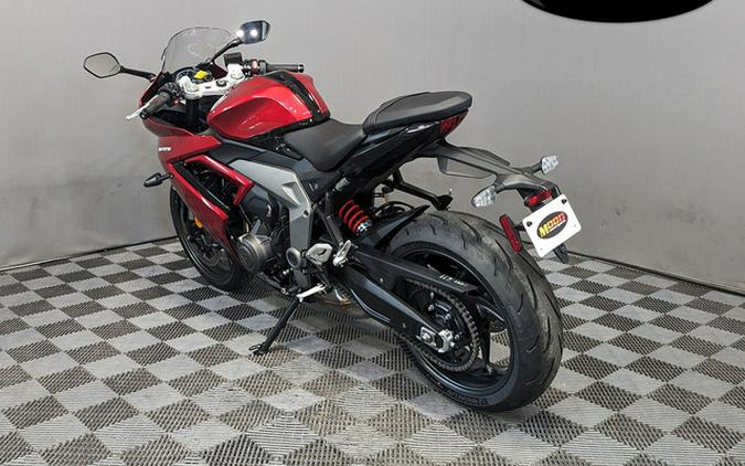 2025 Triumph Daytona 660 Carnival RedSapphire Black