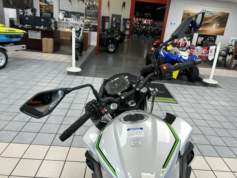 2024 Kawasaki Z7 Hybrid ABS