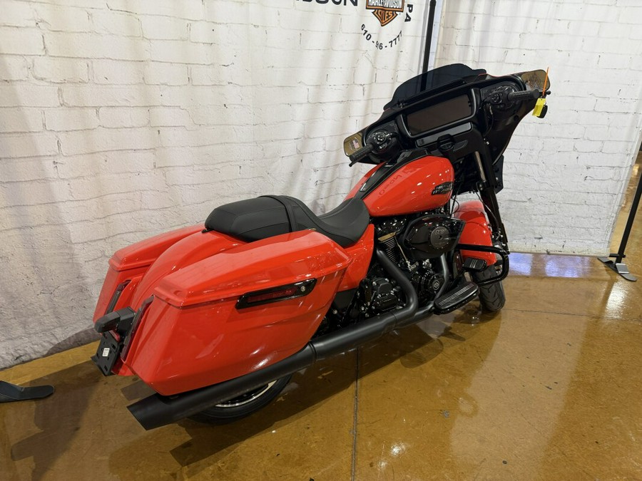 Harley-Davidson® Street Glide® 2026 FLHX 0034631508 BLOOD ORANGE