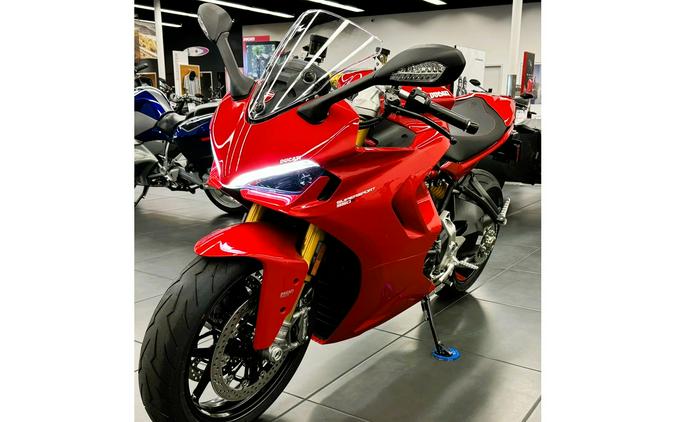 2024 Ducati Supersport 950 S - Red