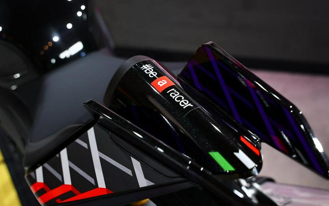 2027 APRILIA Tuono V4 Factory