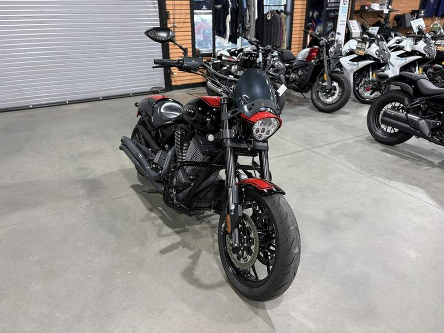2016 Victory Motorcycles® Hammer® S Black w/Red Racing Stripes