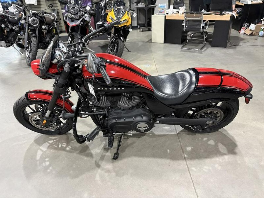 2016 Victory Motorcycles® Hammer® S Black w/Red Racing Stripes
