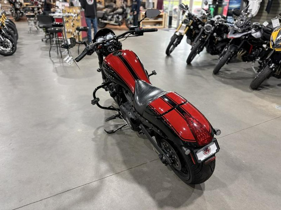 2016 Victory Motorcycles® Hammer® S Black w/Red Racing Stripes
