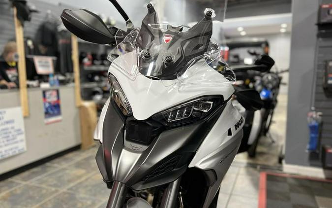 2023 Ducati Multistrada V4S Iceberg White - Alloy Wheels