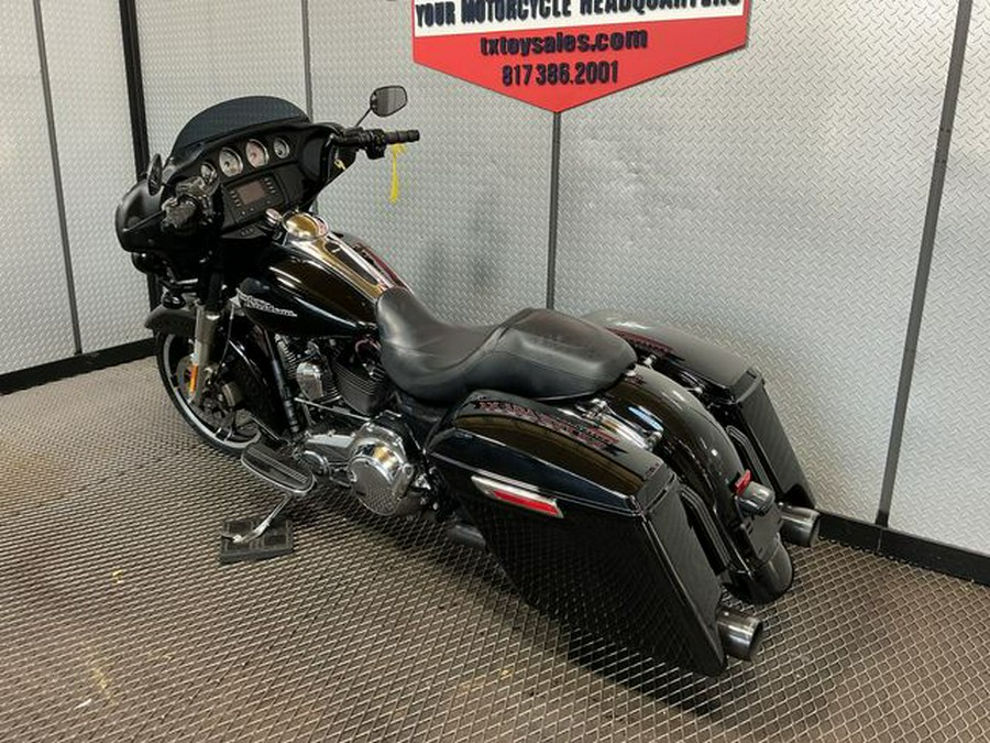 2014 Harley-Davidson Street Glide Base