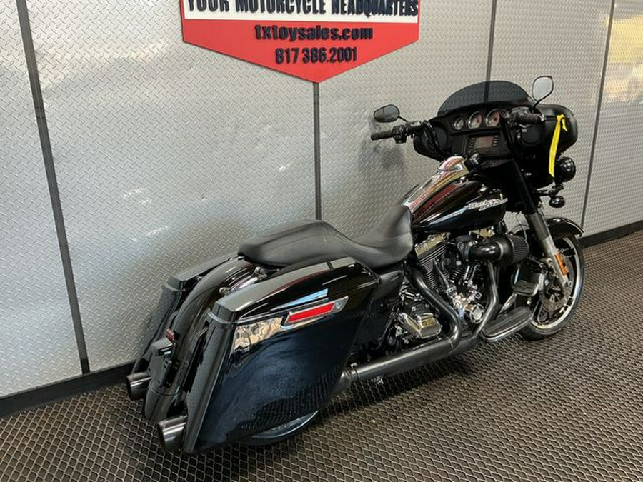 2014 Harley-Davidson Street Glide Base