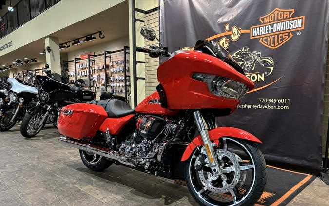 2026 Harley-Davidson® Road Glide® Blood Orange Chrome Trim