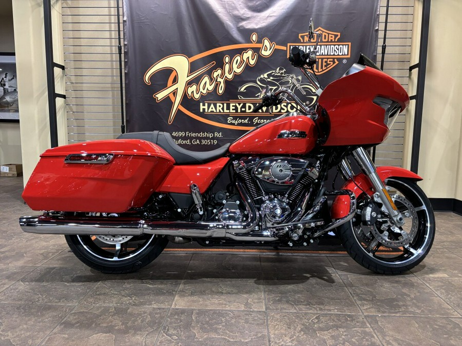 2026 Harley-Davidson® Road Glide® Blood Orange Chrome Trim