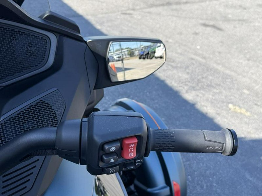 2026 Can-Am® Spyder RT Limited Platine
