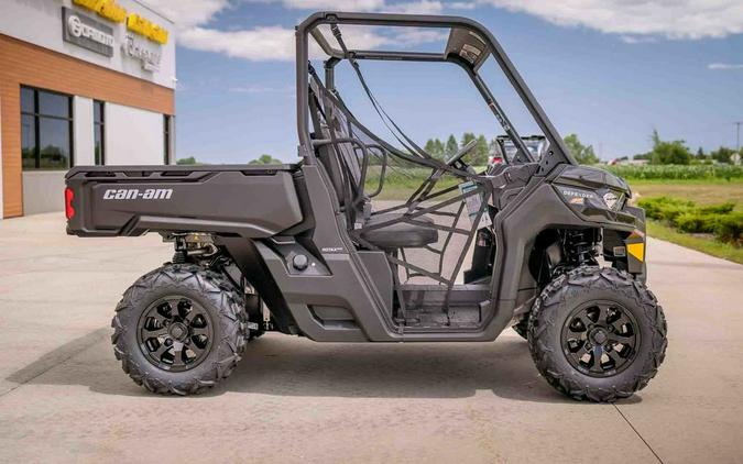 2026 Can-Am® Defender DPS HD9 Stealth Black