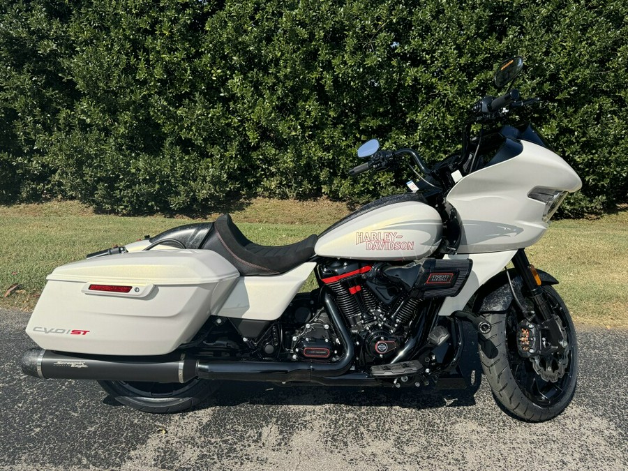 FLTRXSTSE 2024 CVO™ Road Glide® ST