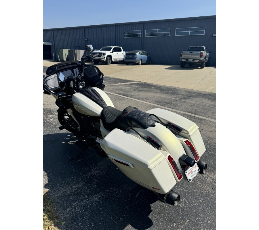 FLTRXSTSE 2024 CVO™ Road Glide® ST