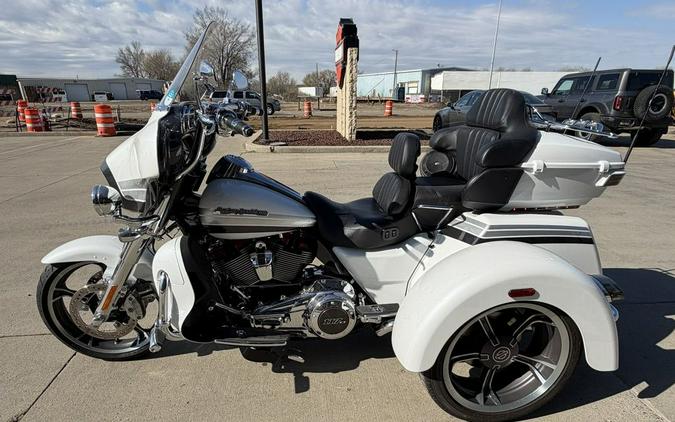 2020 Harley-Davidson® FLHTCUTGSE - CVO™ Tri Glide®