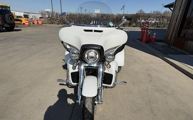 2020 Harley-Davidson® FLHTCUTGSE - CVO™ Tri Glide®