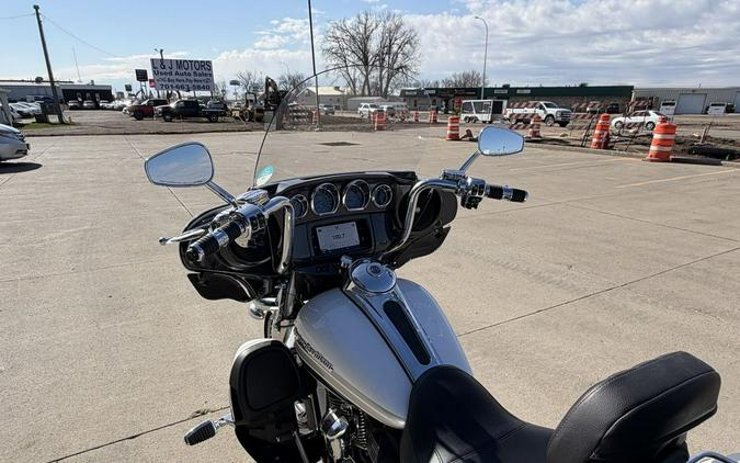 2020 Harley-Davidson® FLHTCUTGSE - CVO™ Tri Glide®