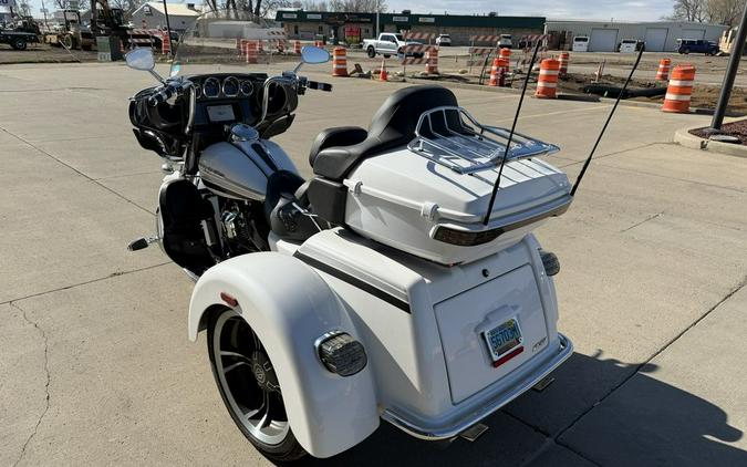 2020 Harley-Davidson® FLHTCUTGSE - CVO™ Tri Glide®