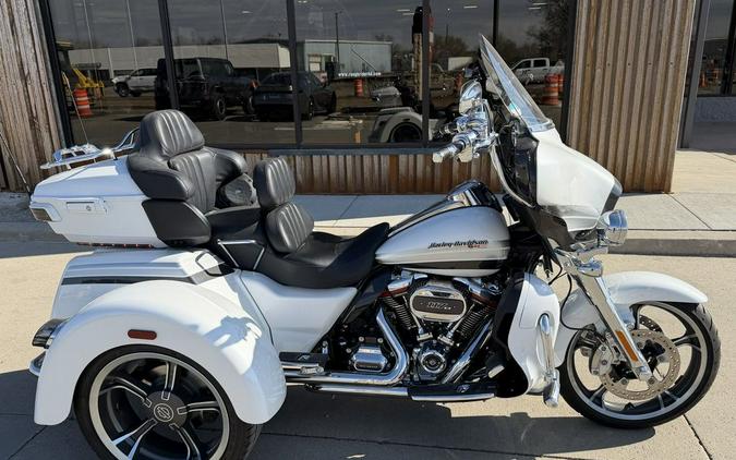 2020 Harley-Davidson® FLHTCUTGSE - CVO™ Tri Glide®