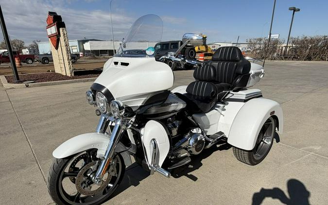 2020 Harley-Davidson® FLHTCUTGSE - CVO™ Tri Glide®