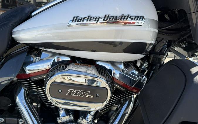 2020 Harley-Davidson® FLHTCUTGSE - CVO™ Tri Glide®