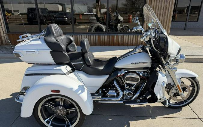 2020 Harley-Davidson® FLHTCUTGSE - CVO™ Tri Glide®