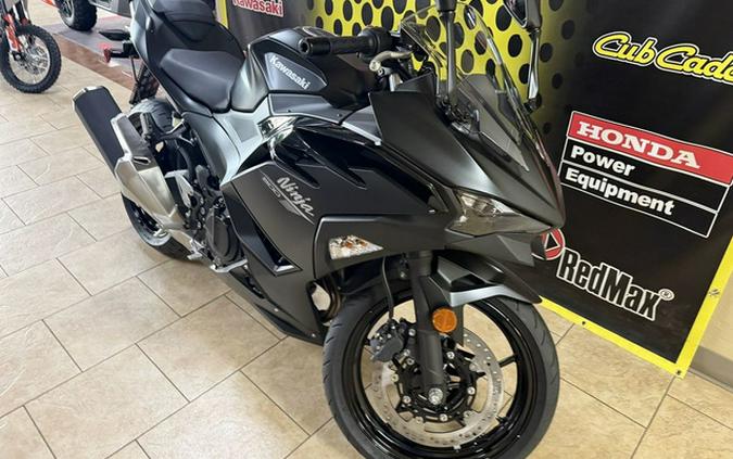 2026 Kawasaki Ninja 500 Metallic Flat Spark Black