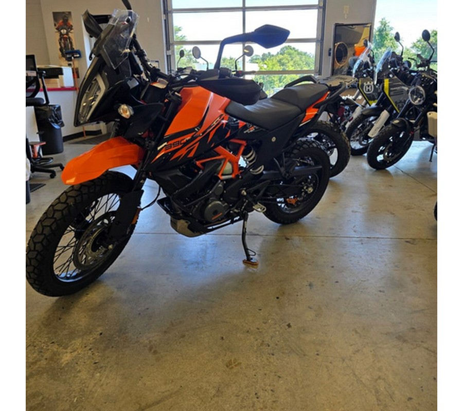 2023 KTM Adventure 390
