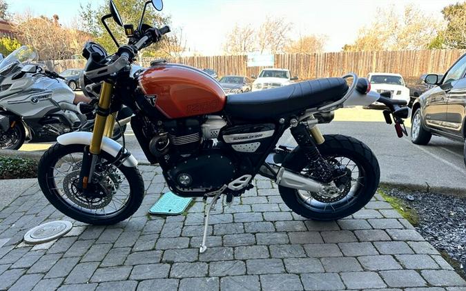 2025 TRIUMPH SCRAMBLER 1200XE TWO TONE
