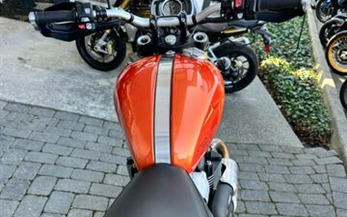 2025 TRIUMPH SCRAMBLER 1200XE TWO TONE