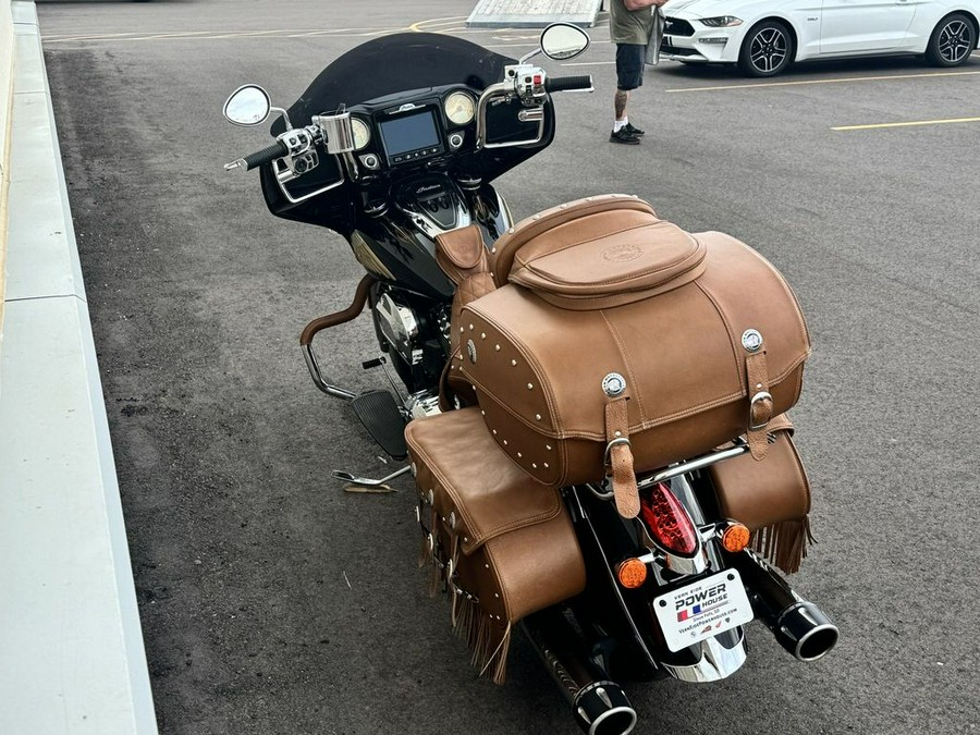 2017 Indian Motorcycle® Roadmaster® Classic Thunder Black