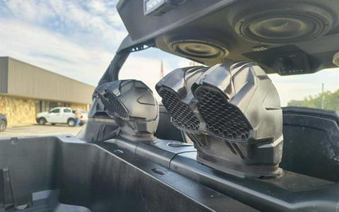 2024 Can-Am Commander X MR