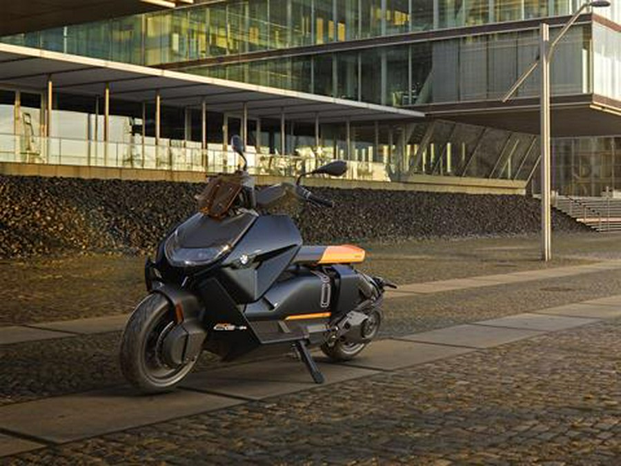 2025 BMW CE 04