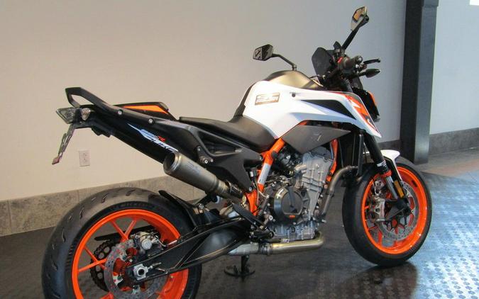 2021 KTM 890 Duke R