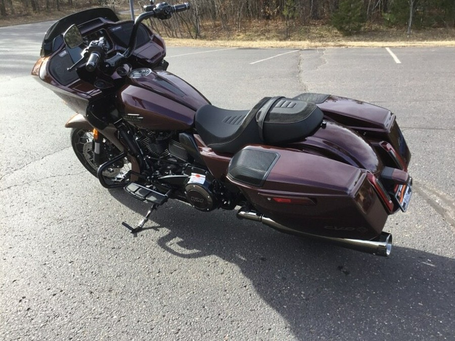 2024 Harley-Davidson® CVO™ Road Glide® Copperhead