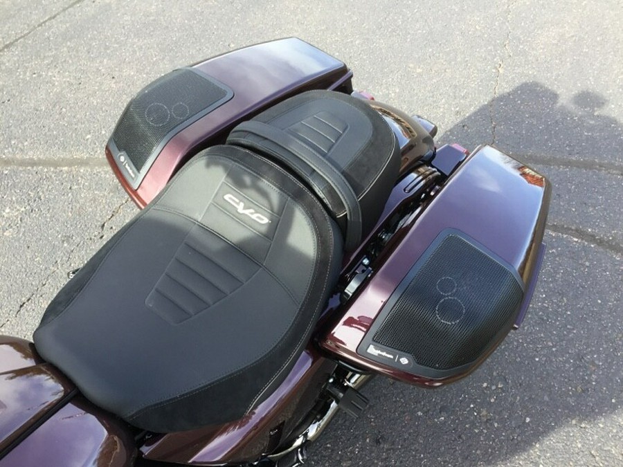 2024 Harley-Davidson® CVO™ Road Glide® Copperhead