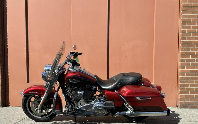 Harley-Davidson® Road King® Wicked Red/Twisted Cherry