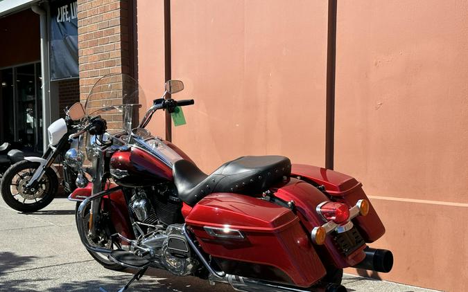 Harley-Davidson® Road King® Wicked Red/Twisted Cherry