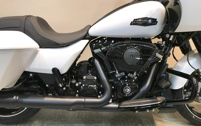 2024 Harley-Davidson Road Glide™ White Onyx Pearl - Black Finish FLTRX