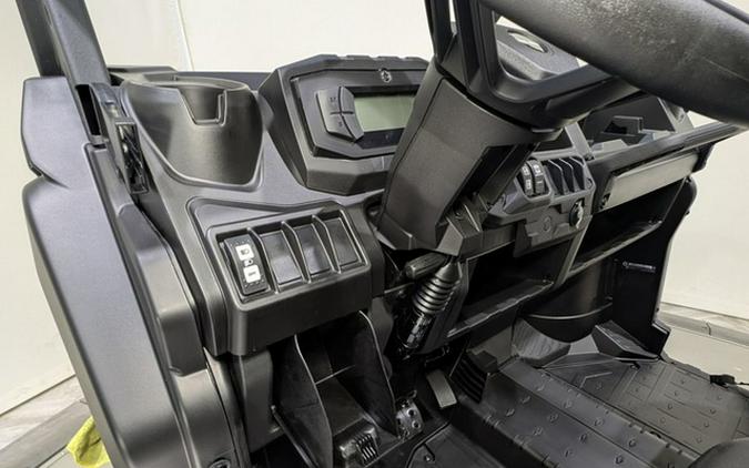 2025 Can-Am Defender DPS HD10